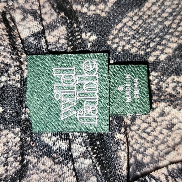 Wild Fable Sheer Snake Print High Neck Top Size Small - Picture 4 of 5